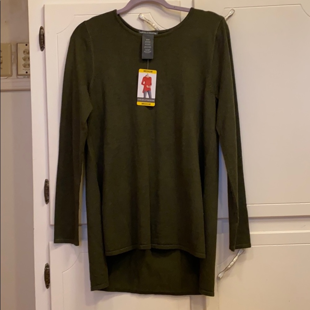 NEW! Size M Chelsea & Theodore Sweater!